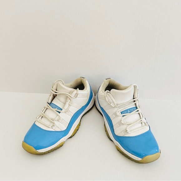 Jordan Retro 11. Size 6 youth boys. Women size 8. Like new. Worn some - Picture 3 of 4